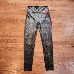 Spanx Velvet Shine High Rise Leggings, Sz L